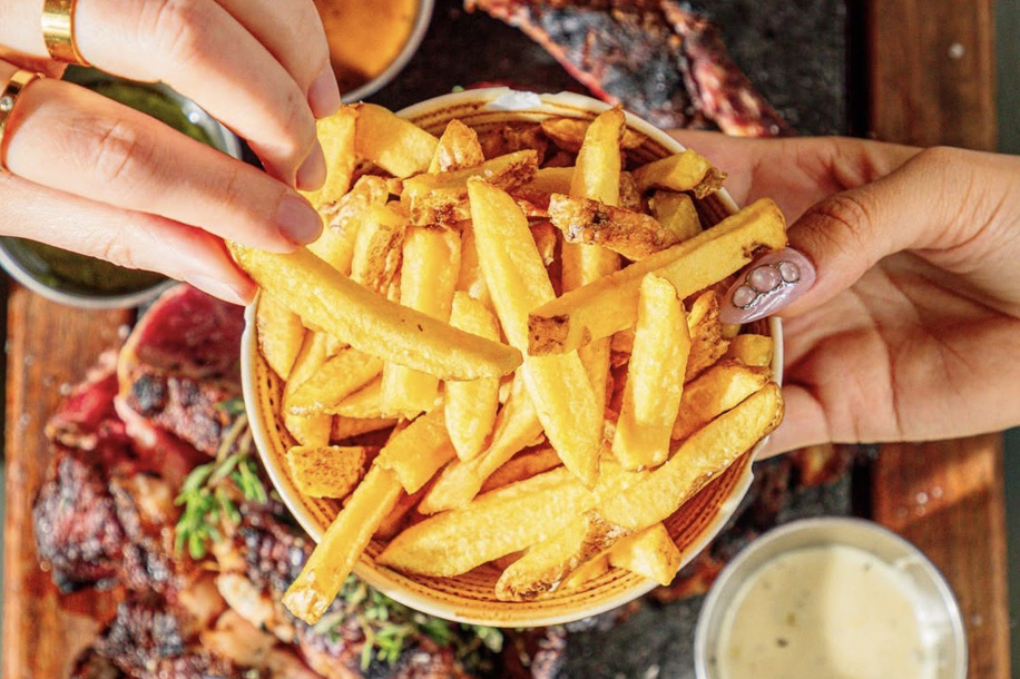 Monsieur Moulinot à Issy les Moulineaux : restaurant au feu de bois et ambiance conviviale